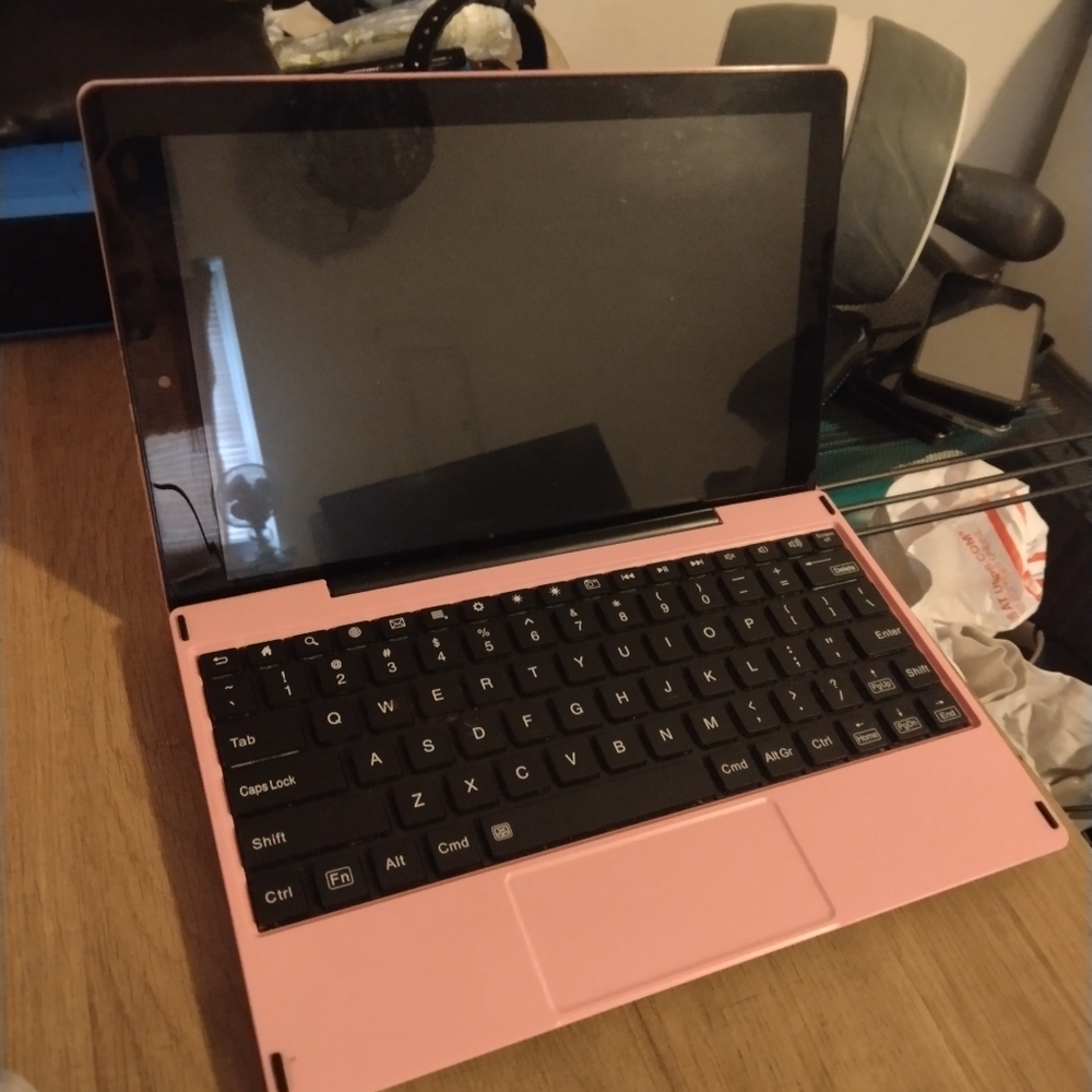 RCA Viking 10 Pro 2 in 1 Touchscreen & Detachable Keyboard Tablet